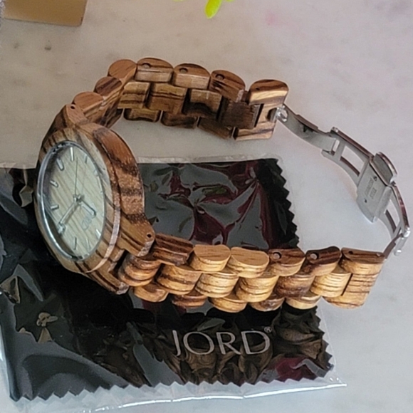 NWOT Jord wooden unisex watch in wooden box. Watch made of real wood. - Picture 8 of 12